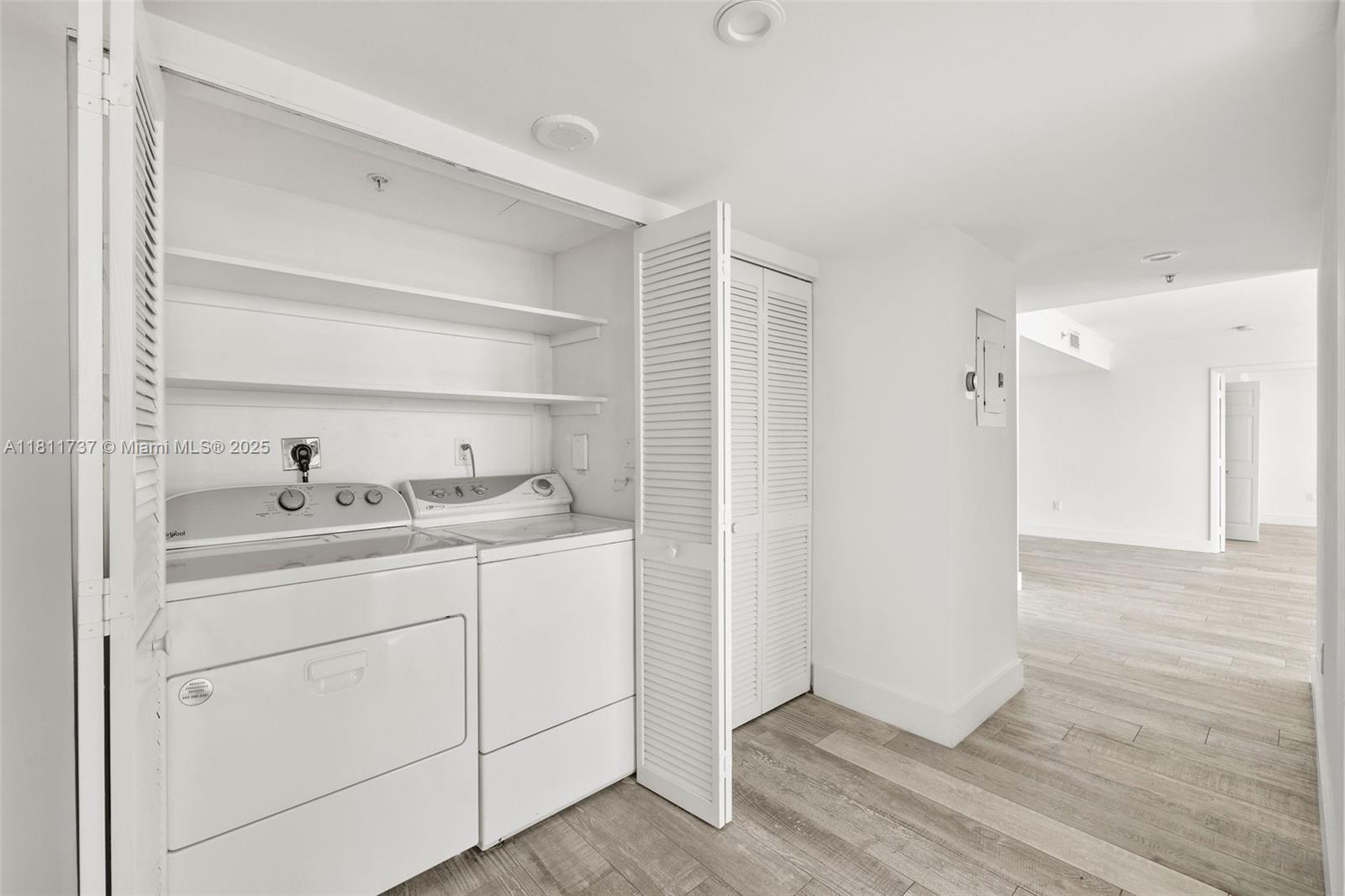 THE FLORIDIAN CONDO - Residential Lease