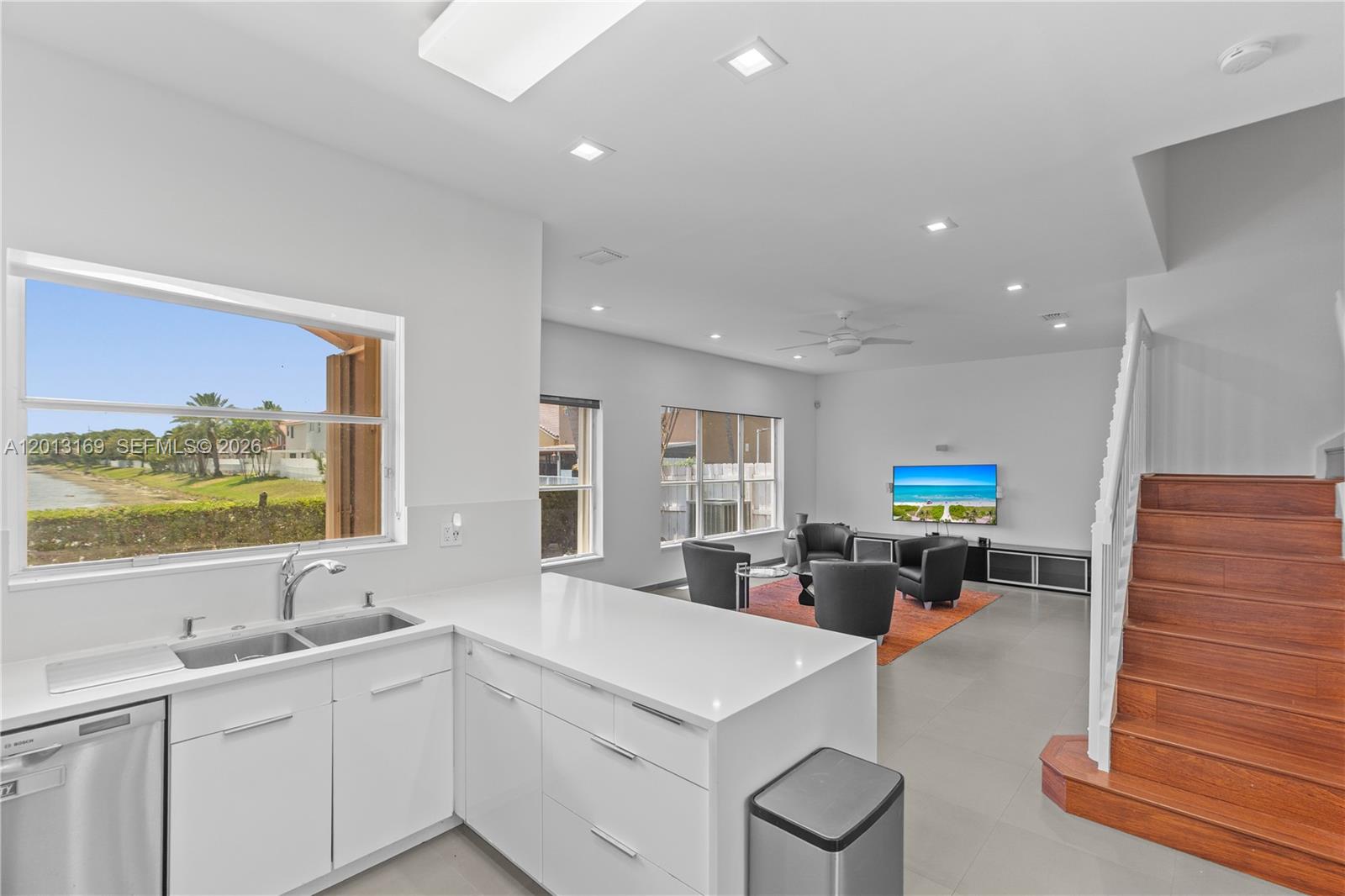 MAPLE RIDGE - Residential