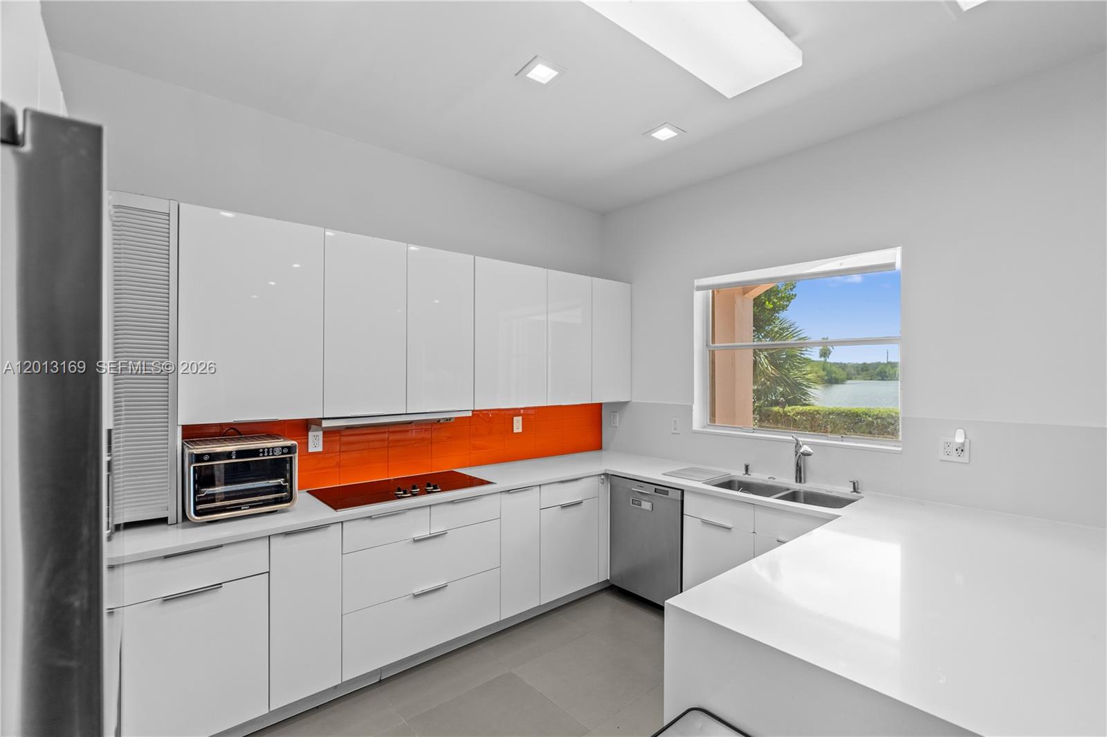 MAPLE RIDGE - Residential