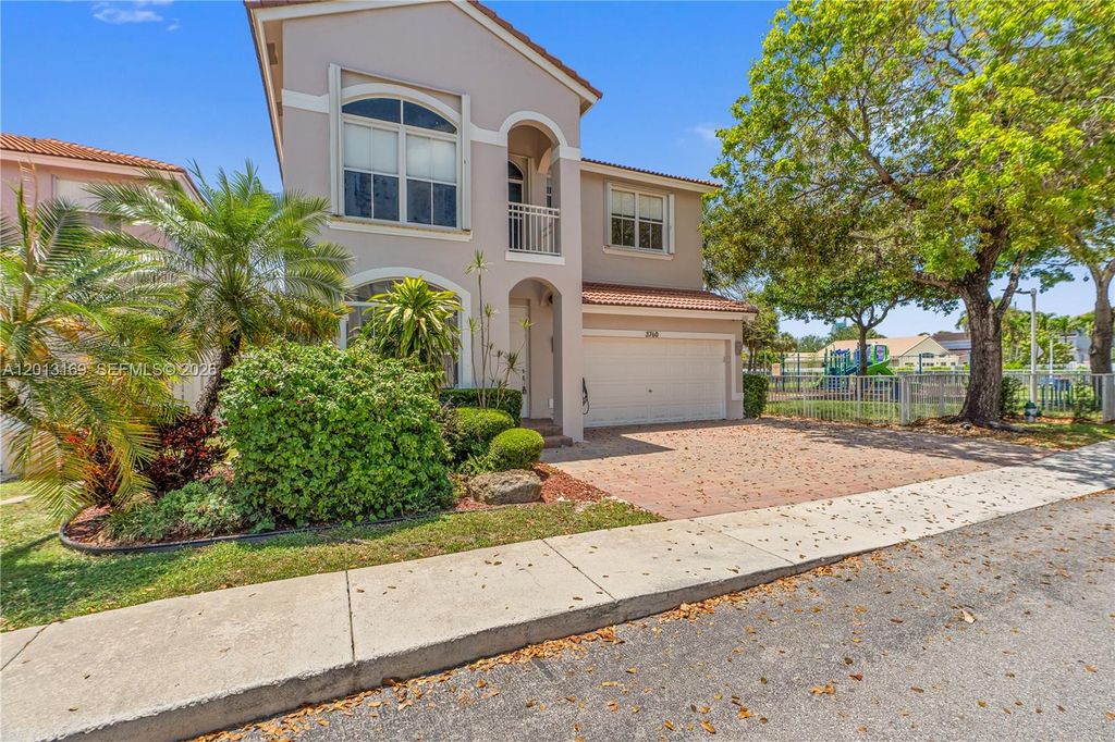 Photo of 3760 SW 51st St, Hollywood, FL 33312 (MLS # A12013169)