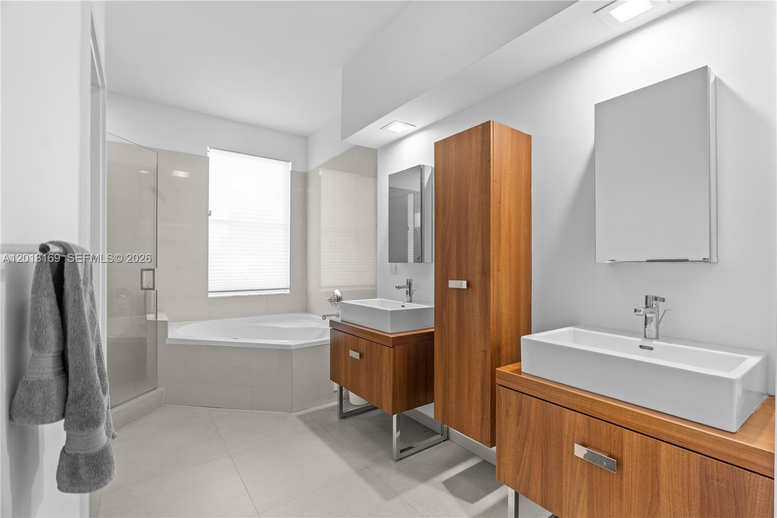 MAPLE RIDGE - Residential