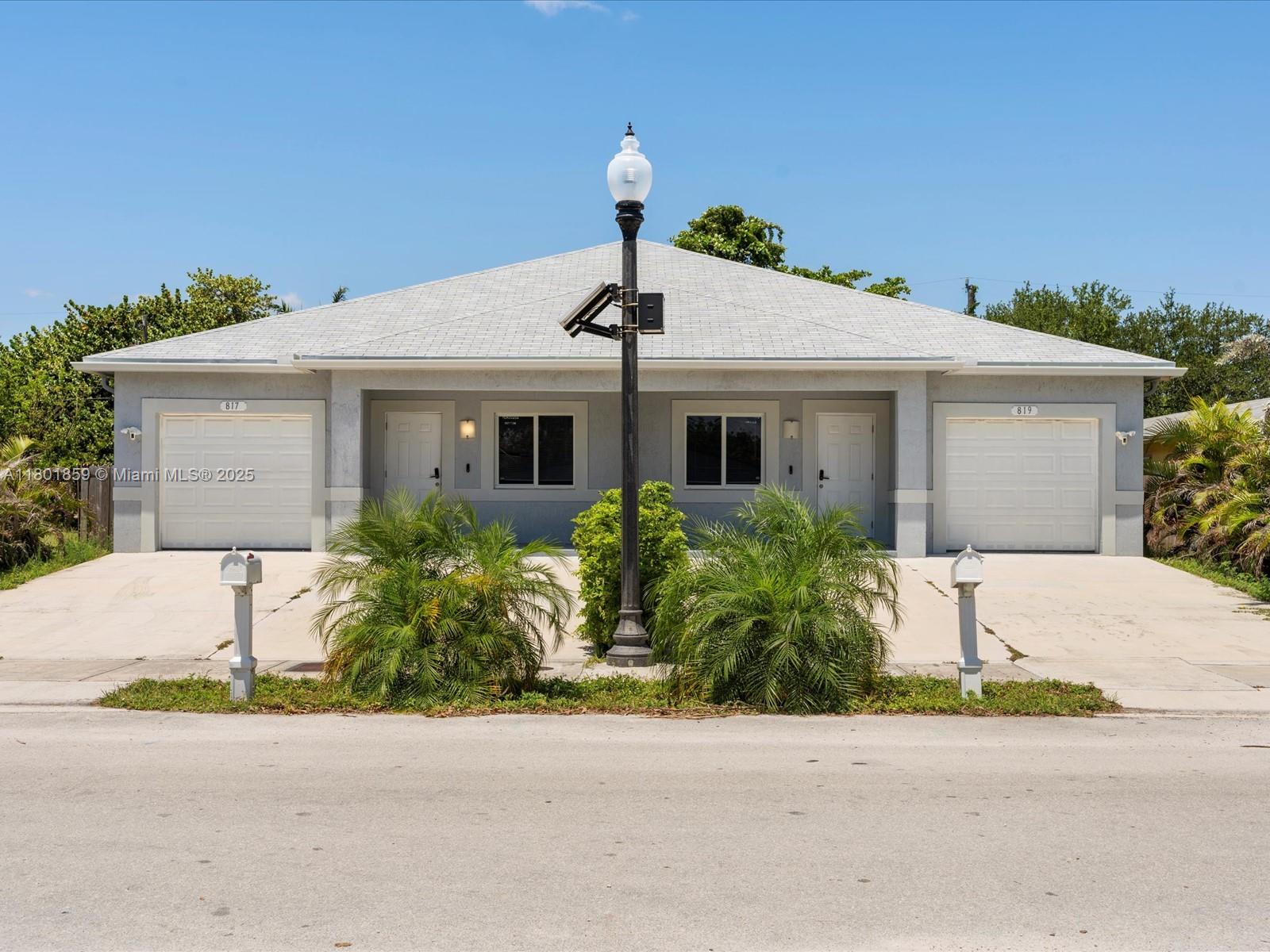 817-819 NW 1st Ave