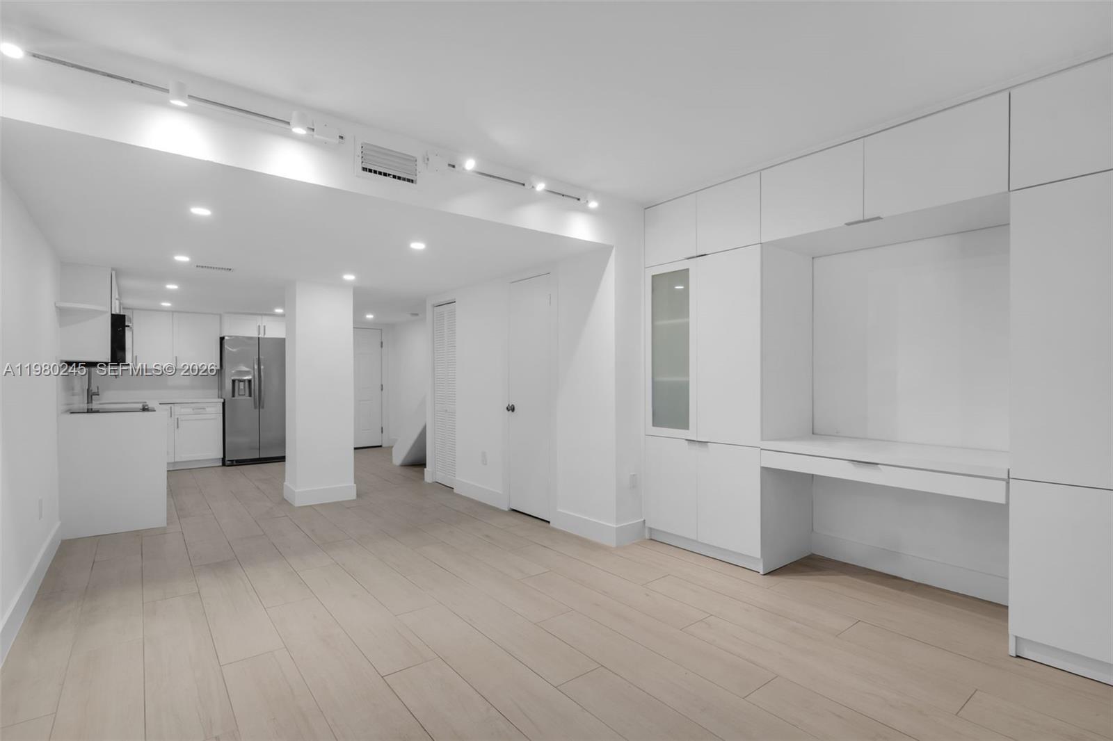 GABLES SOUTH CONDO - Residential