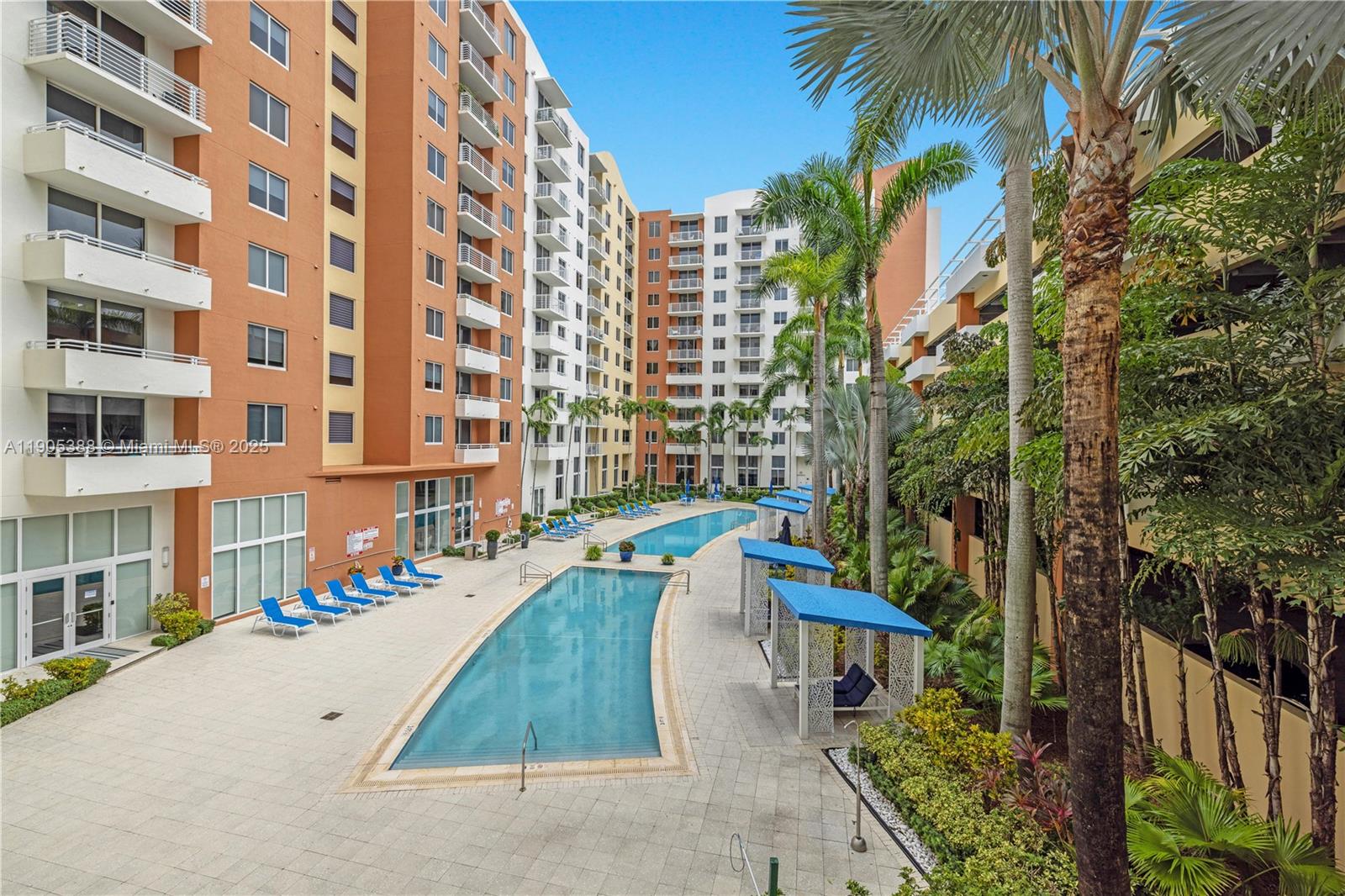 VENTURE AT AVENTURA EAST - Residential