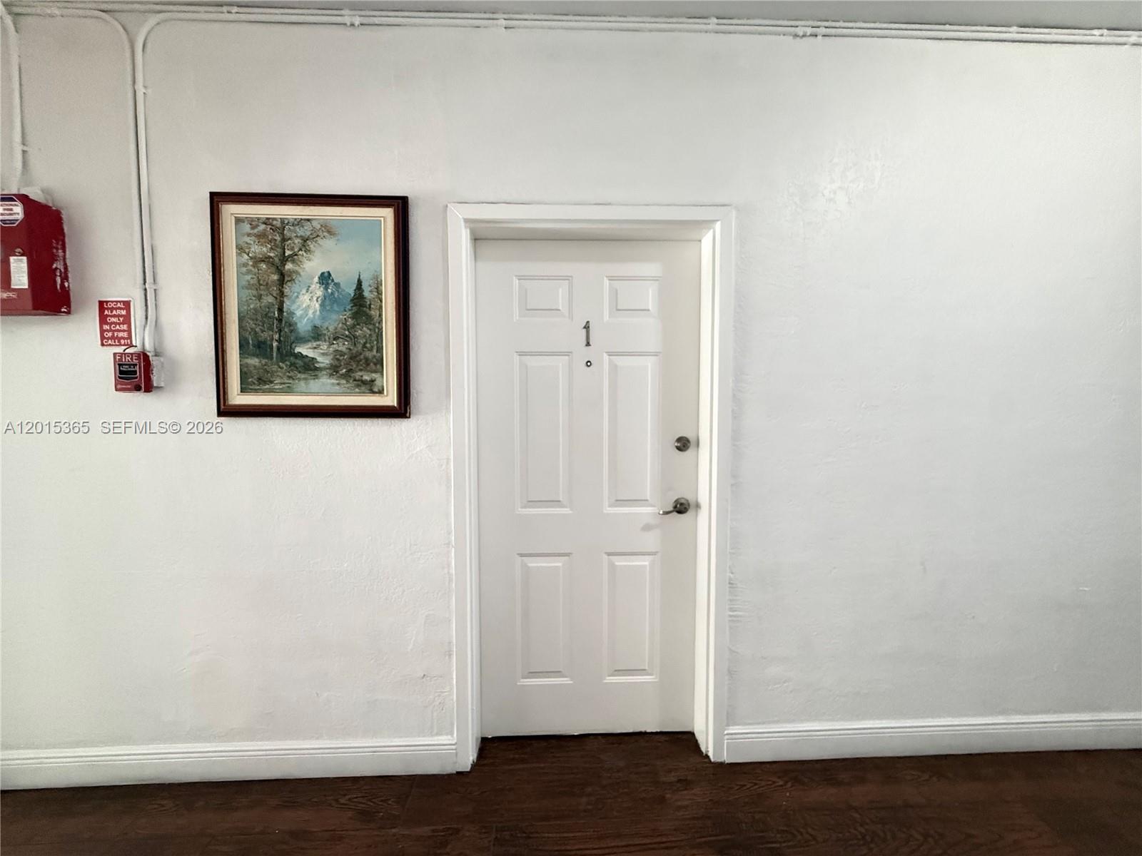 LAS PALMAS AT RIVERSIDE C - Residential Lease
