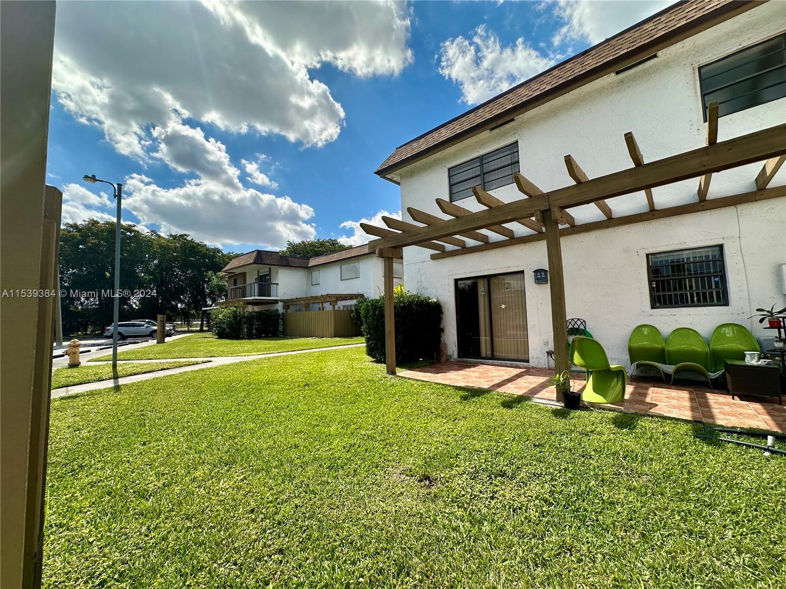 Property for Sale at 6892 Nw 169th St 128G, Hialeah, Miami-Dade County, Florida - Bedrooms: 2 
Bathrooms: 3  - $325,000