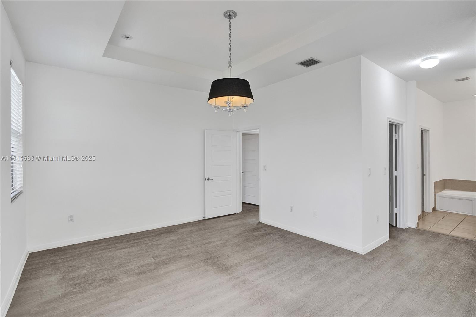 CHAMPION LAKES - Residential