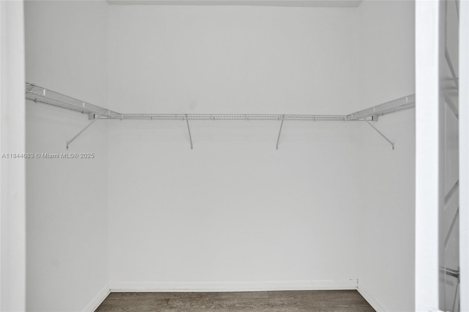 CHAMPION LAKES - Residential