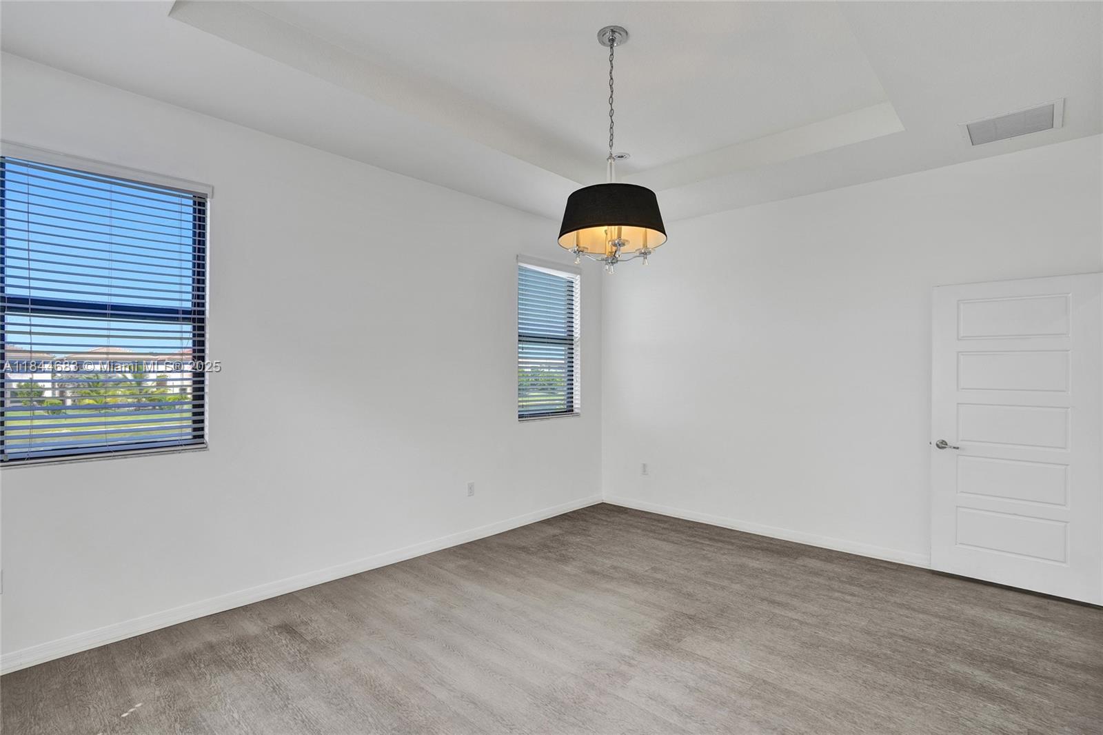 CHAMPION LAKES - Residential