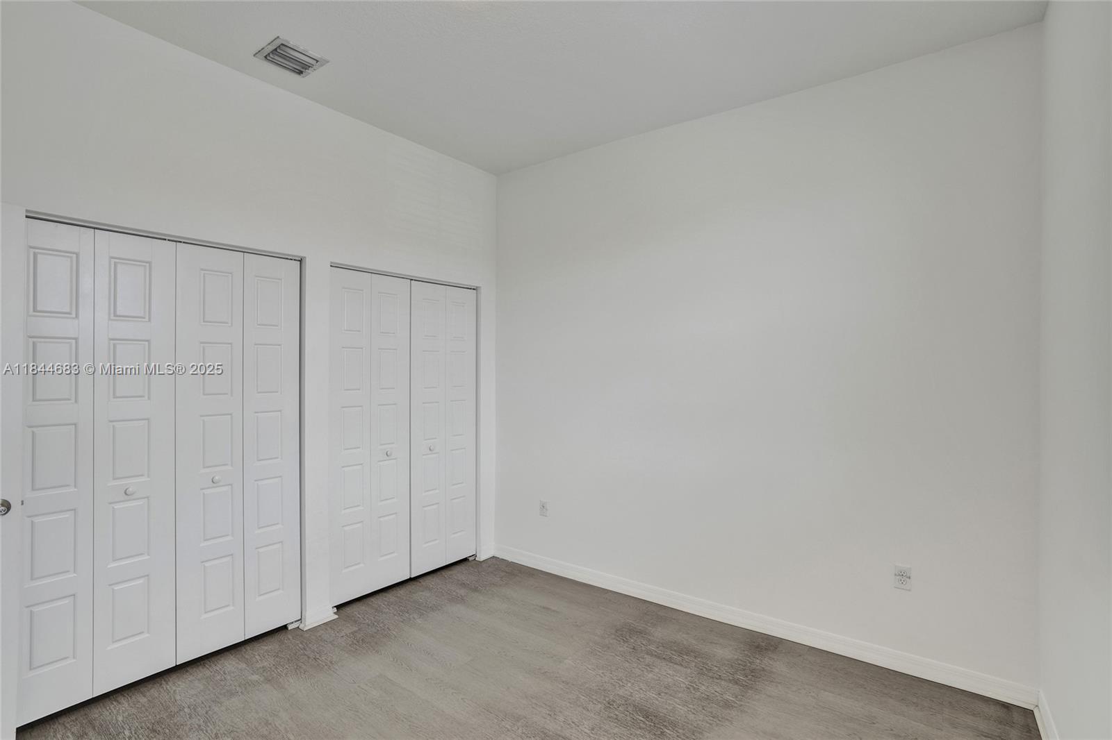 CHAMPION LAKES - Residential