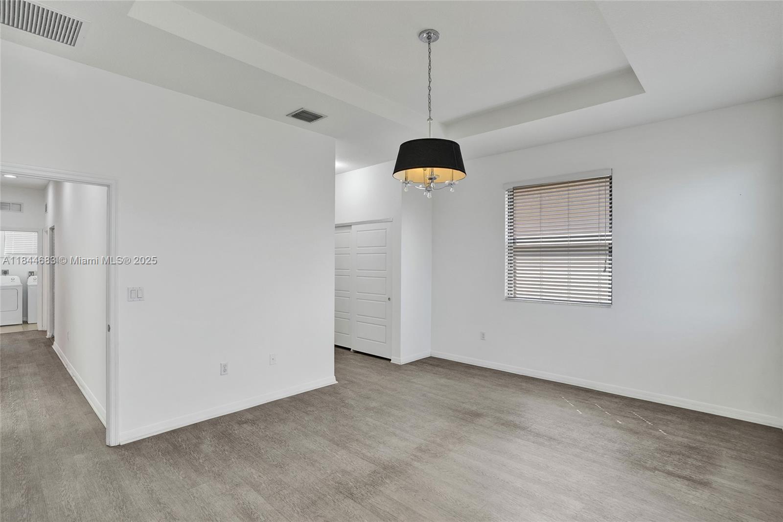 CHAMPION LAKES - Residential