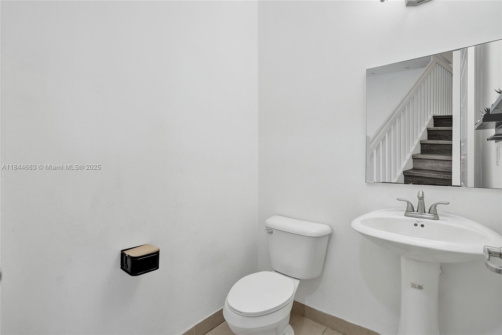 CHAMPION LAKES - Residential