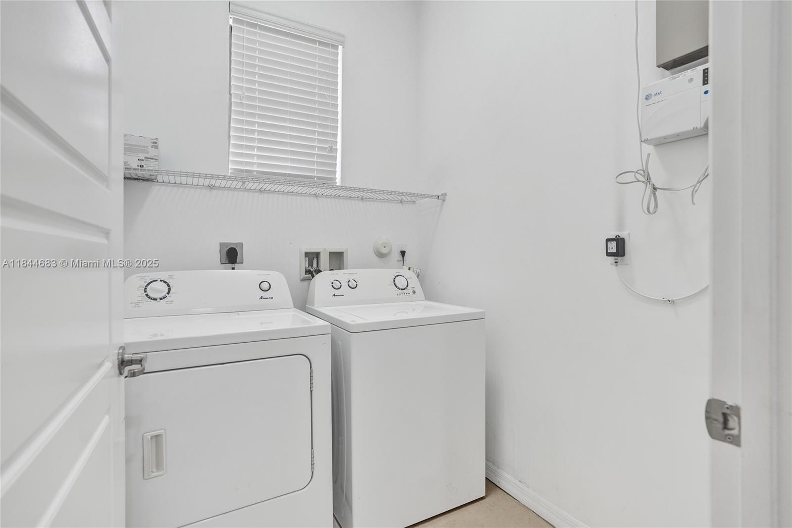 CHAMPION LAKES - Residential