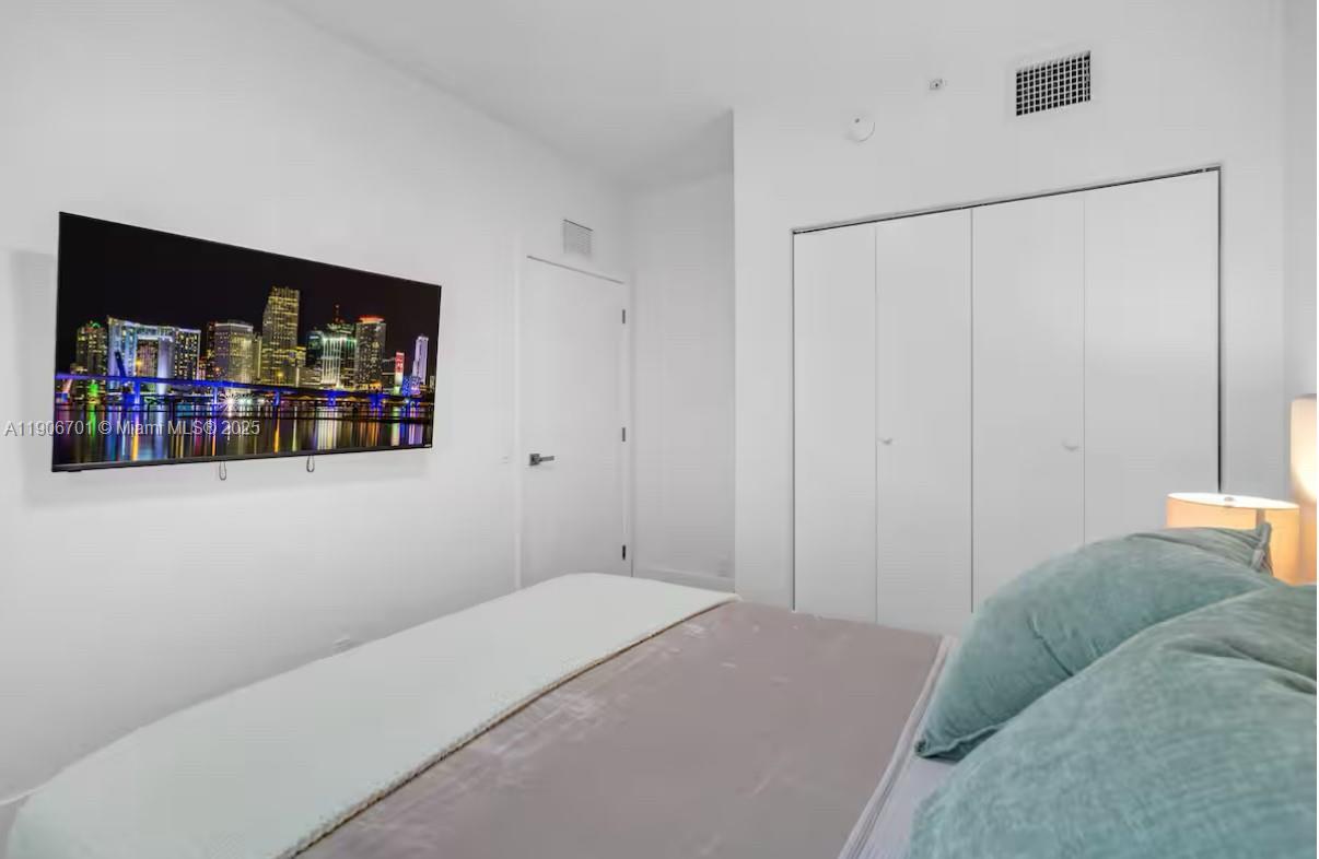 LAWRENCE ESTATE LAND CO - Residential Lease