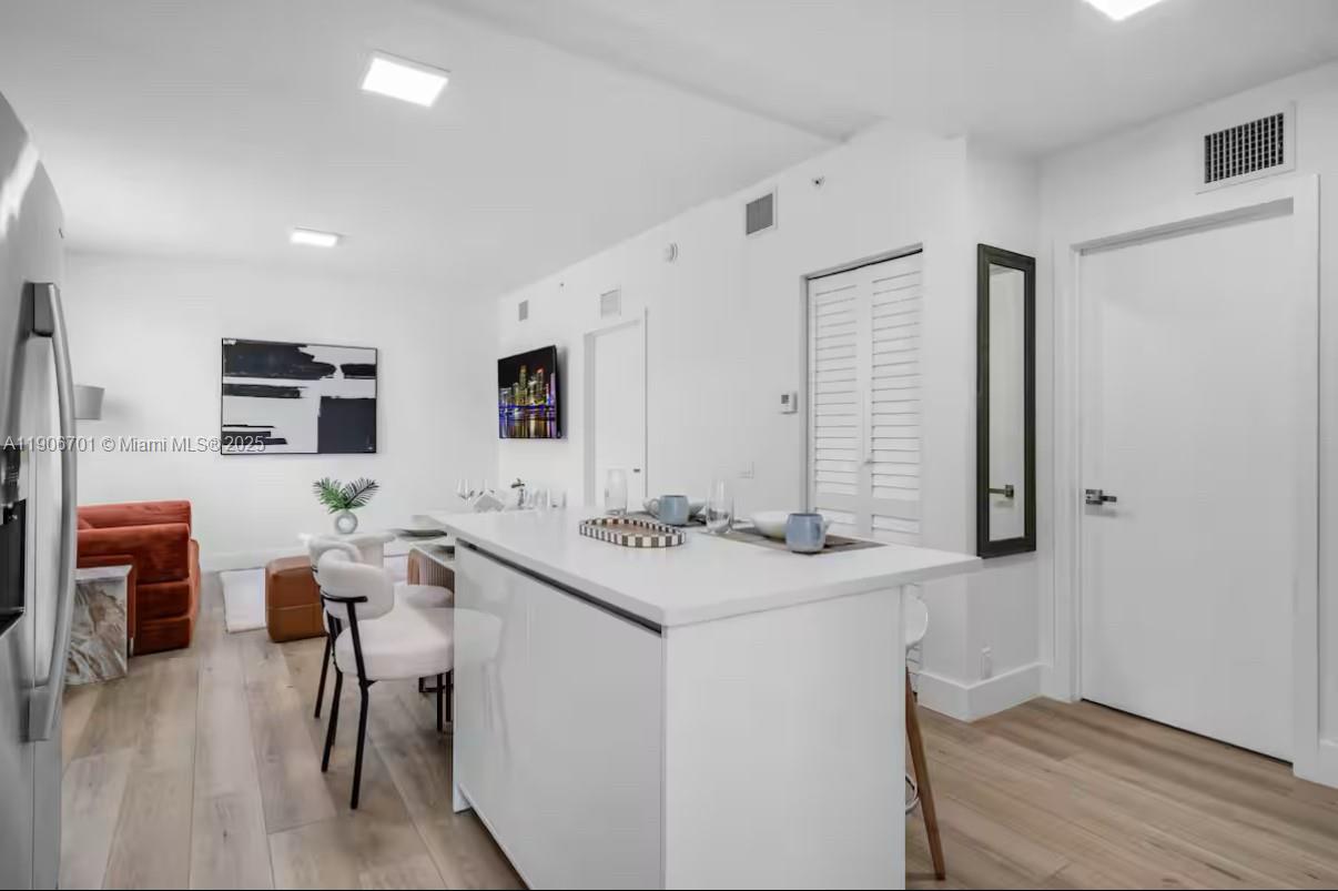 LAWRENCE ESTATE LAND CO - Residential Lease