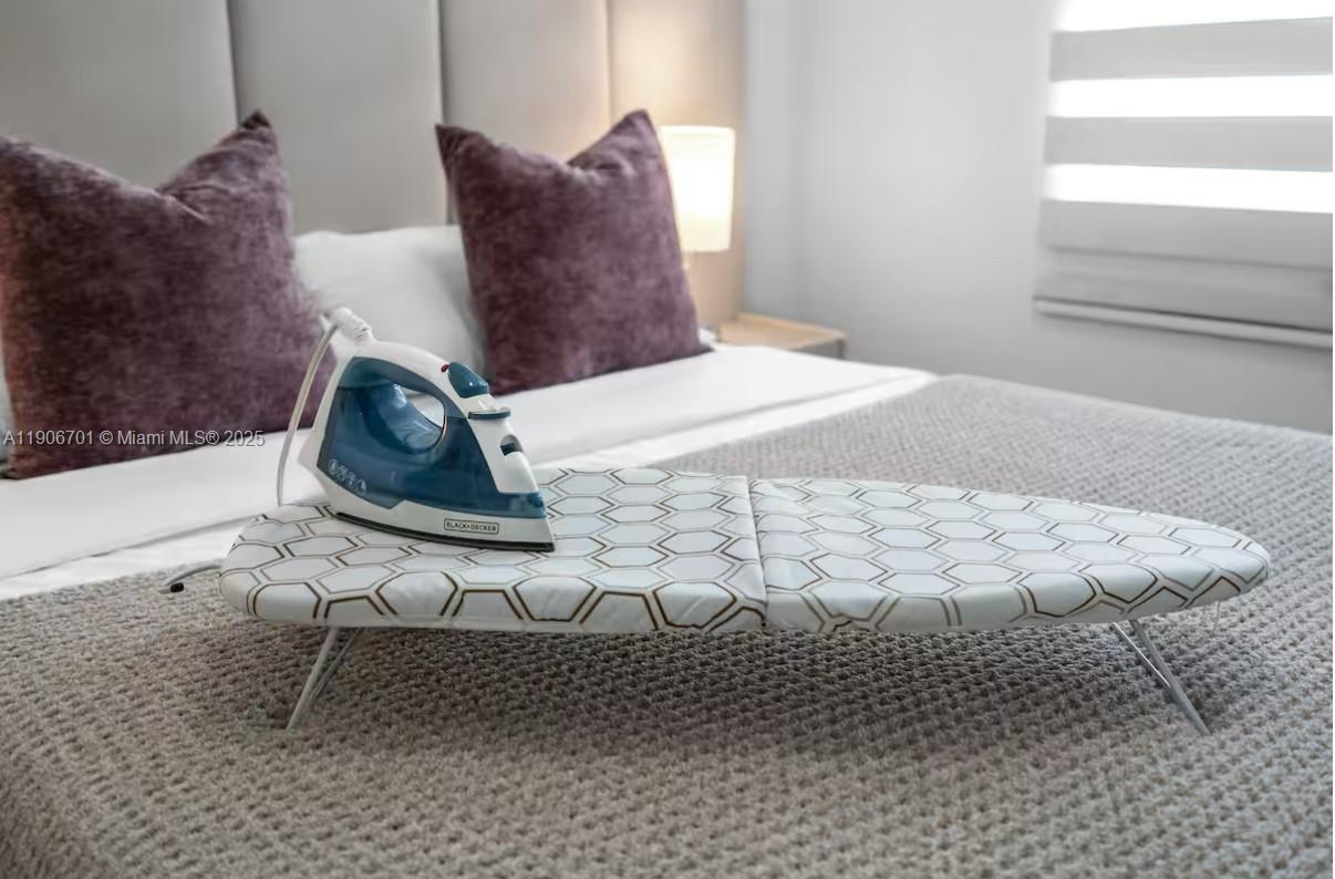 LAWRENCE ESTATE LAND CO - Residential Lease