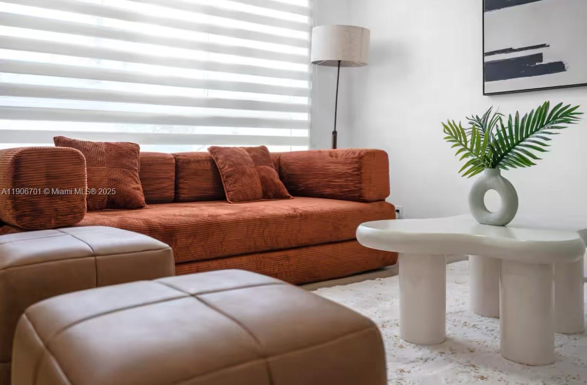 LAWRENCE ESTATE LAND CO - Residential Lease