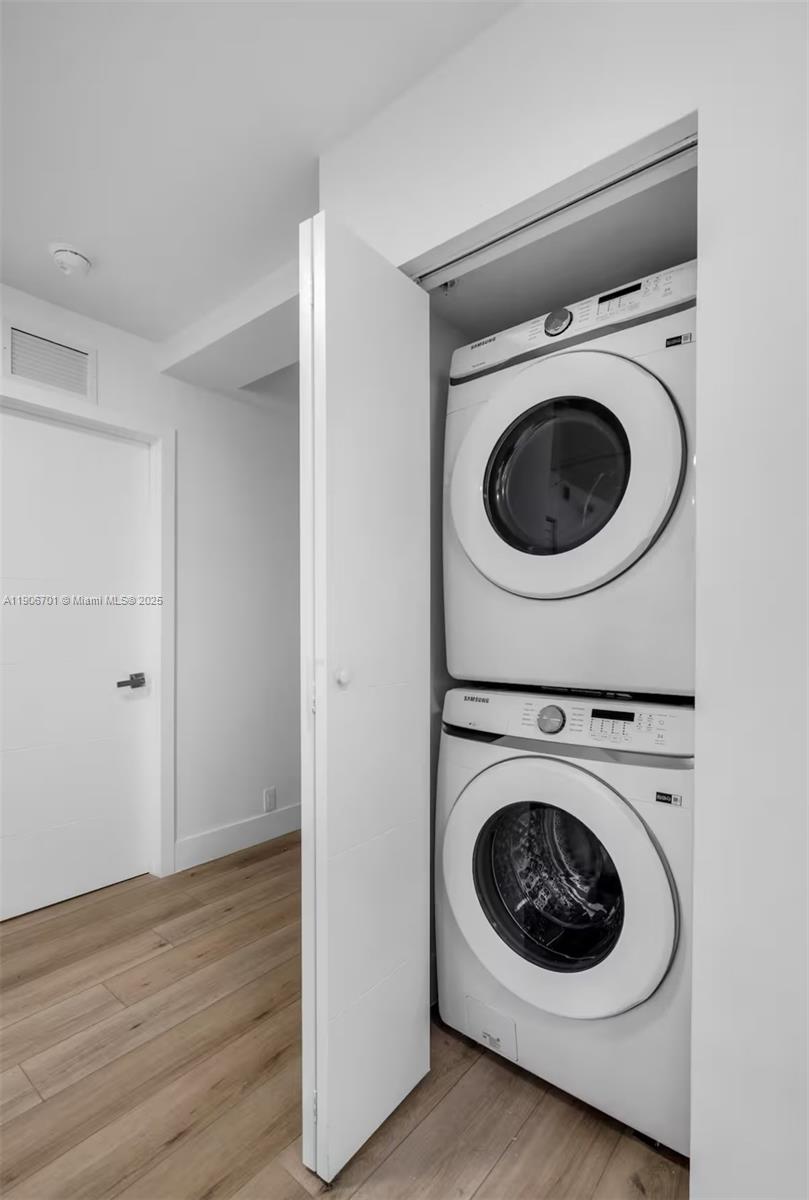 LAWRENCE ESTATE LAND CO - Residential Lease