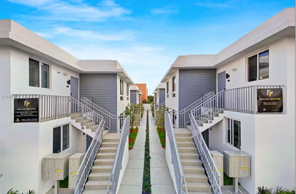 LAWRENCE ESTATE LAND CO - Residential Lease