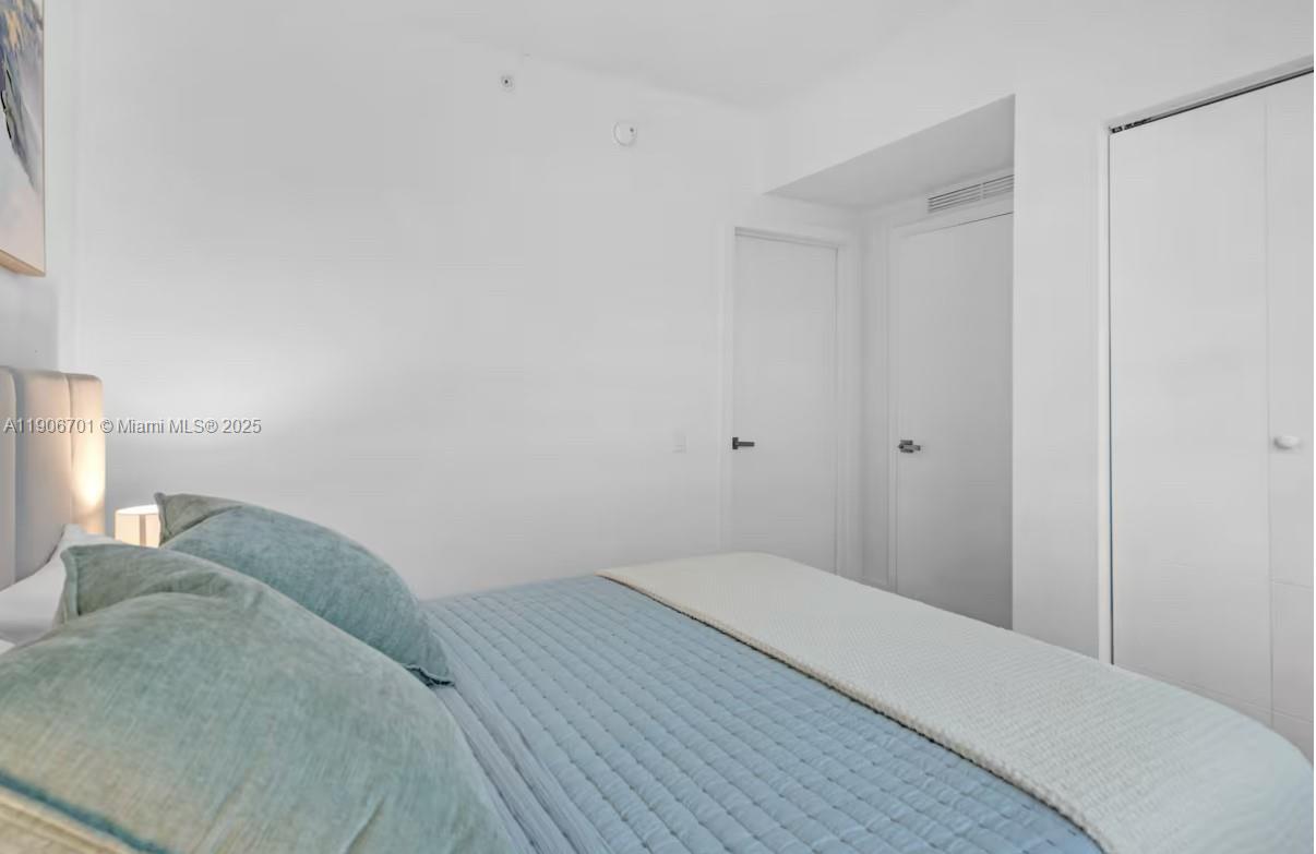 LAWRENCE ESTATE LAND CO - Residential Lease