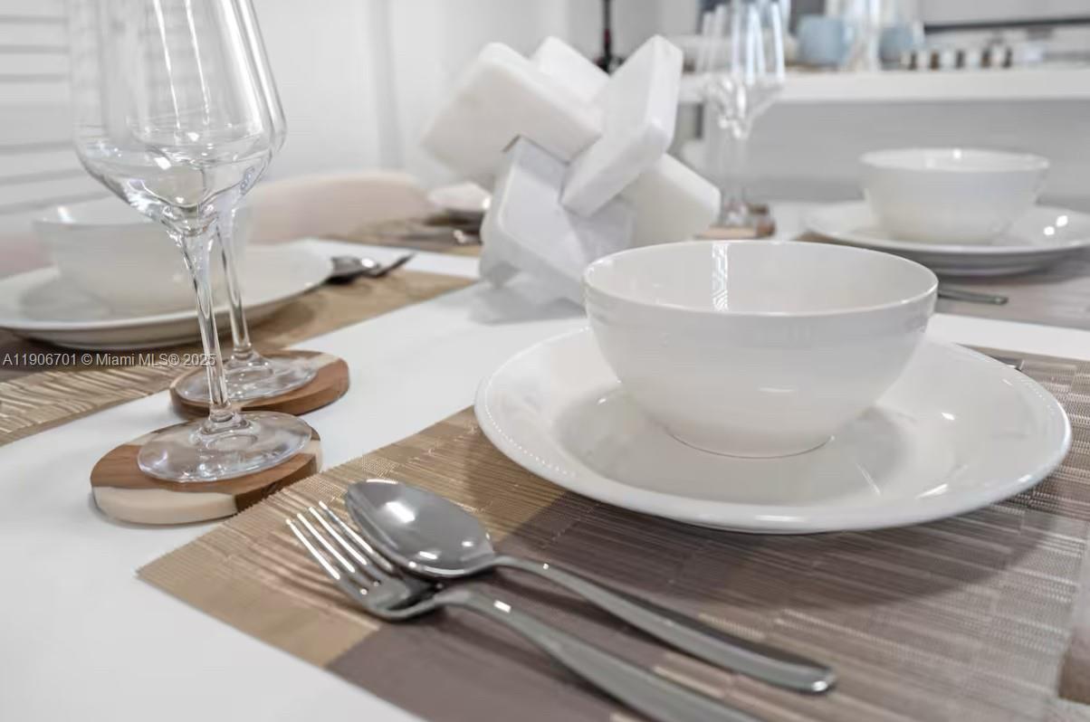 LAWRENCE ESTATE LAND CO - Residential Lease