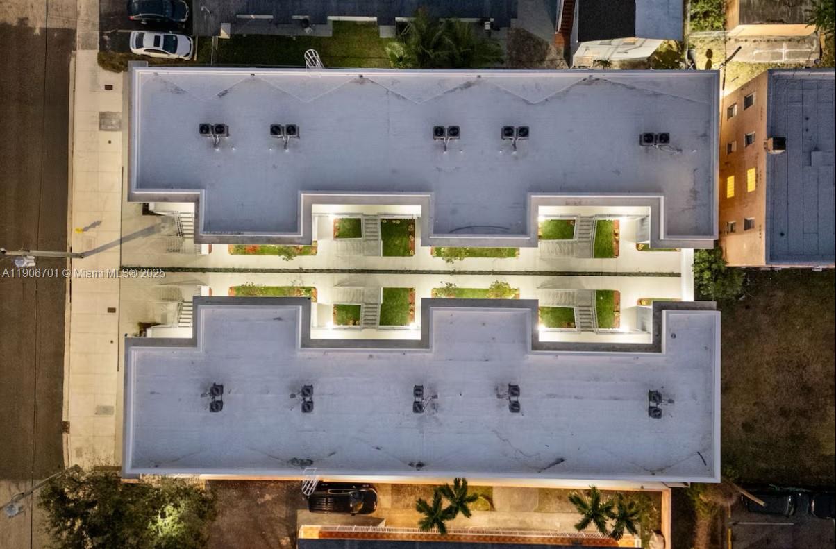 LAWRENCE ESTATE LAND CO - Residential Lease