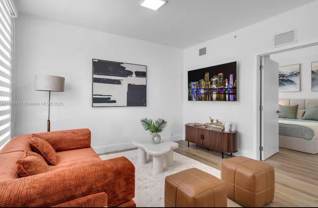 LAWRENCE ESTATE LAND CO - Residential Lease