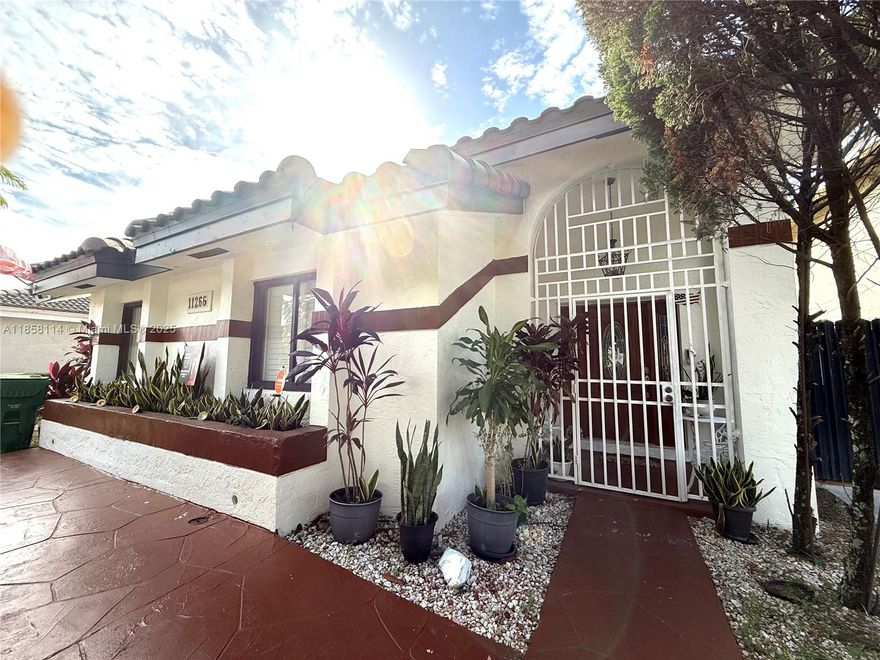 Beautiful 4 bedroom 2 bathroom house with new floors, new roof and impact windows, in one of the best areas of Miami, close to FIU, International Mall, Dolphin Mall, Turnpinke and Palmetto, all the restaurants and shopping centers you want are nearby, including Doral, Bring your best client who will not last.