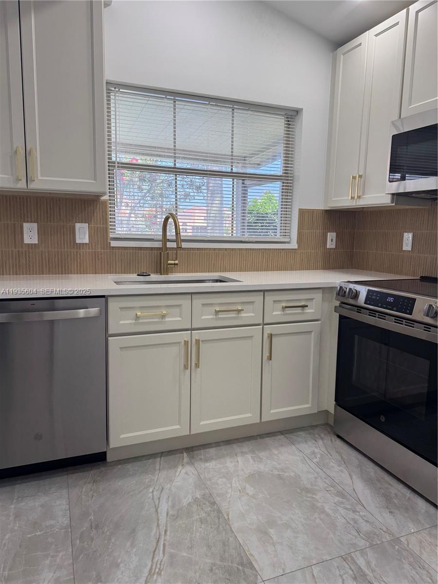 U S LEND LEASE PLAT NO ON - Residential