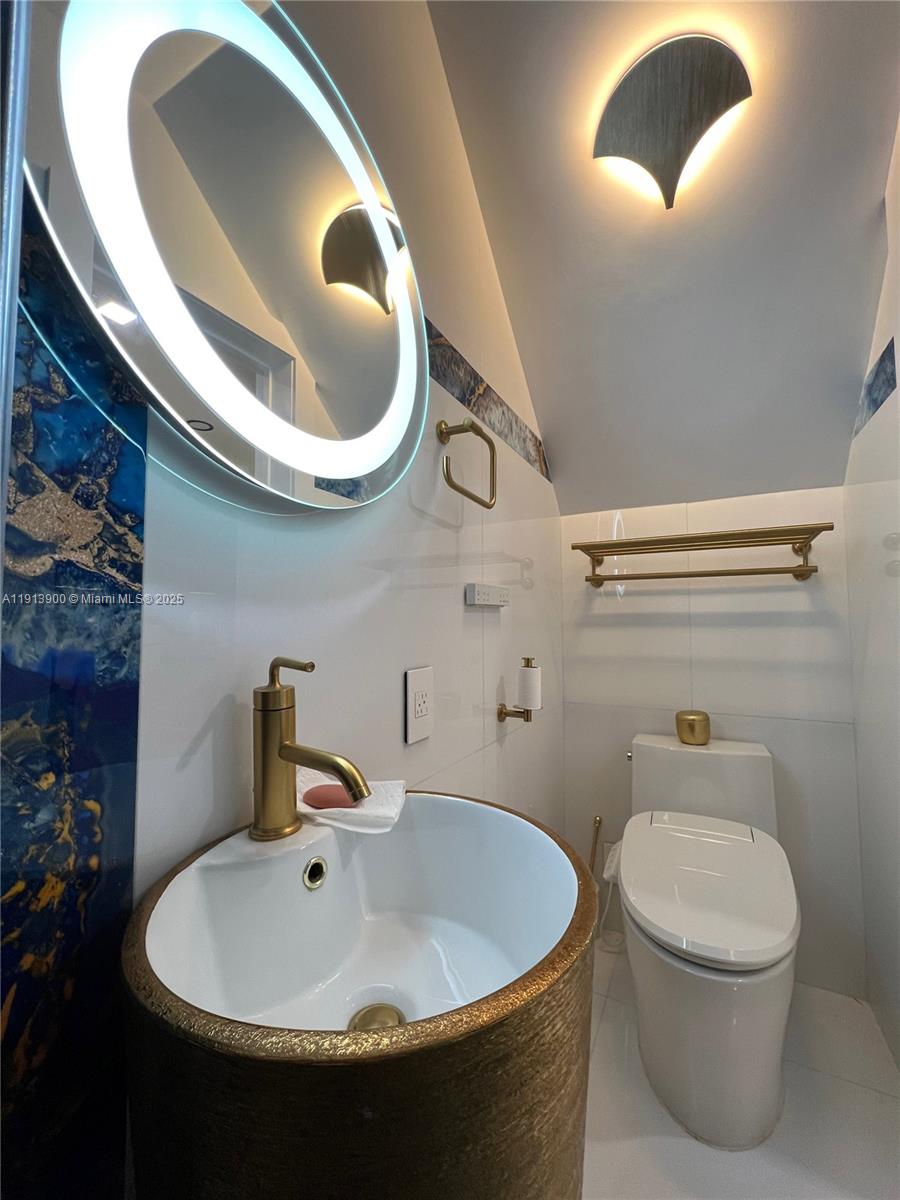 BEACH CLUB VILLAS CONDO - Residential Lease