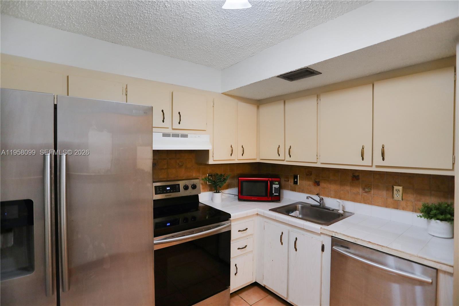 PLANTATION PLACE CONDO - Residential