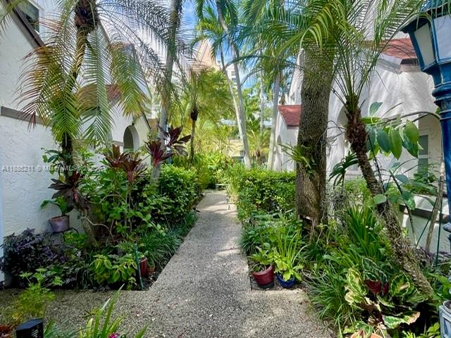 LAUDERDALE CITY CENTER - Residential Lease