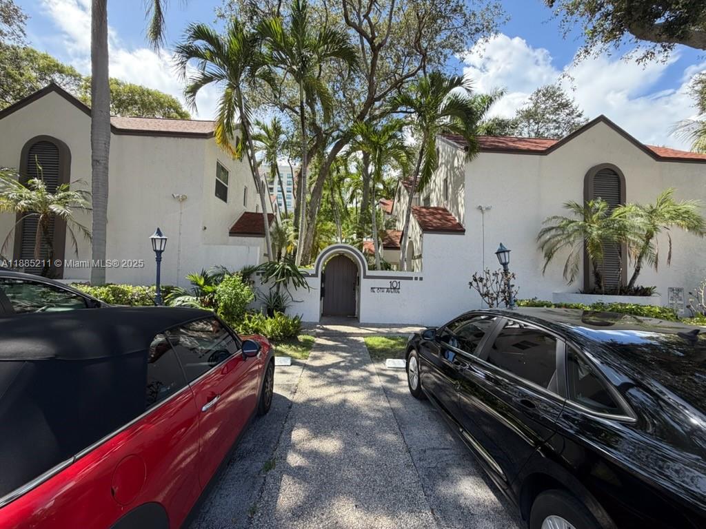 LAUDERDALE CITY CENTER - Residential Lease