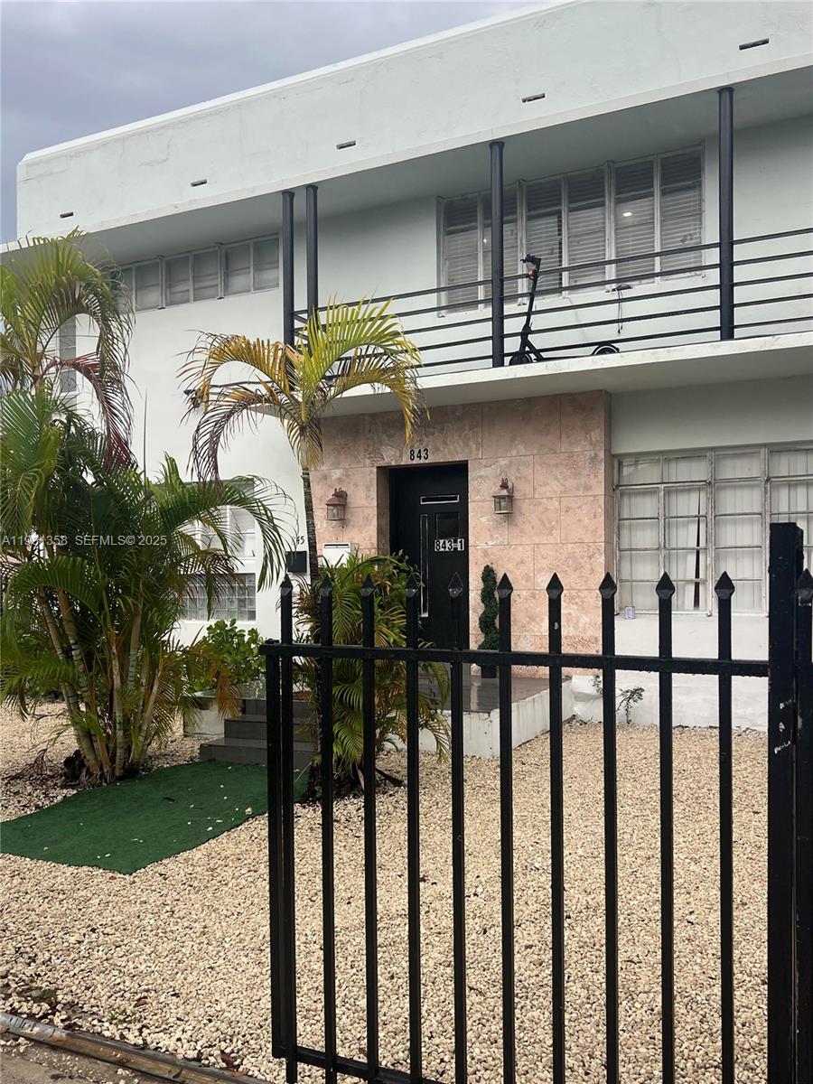 BRICKELL RIVERVIEW - Residential Lease