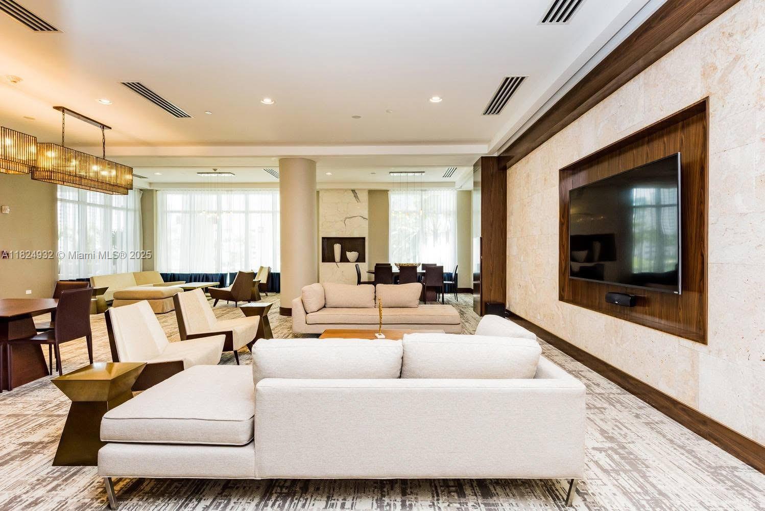 COURTS BRICKELL KEY CONDO - Residential