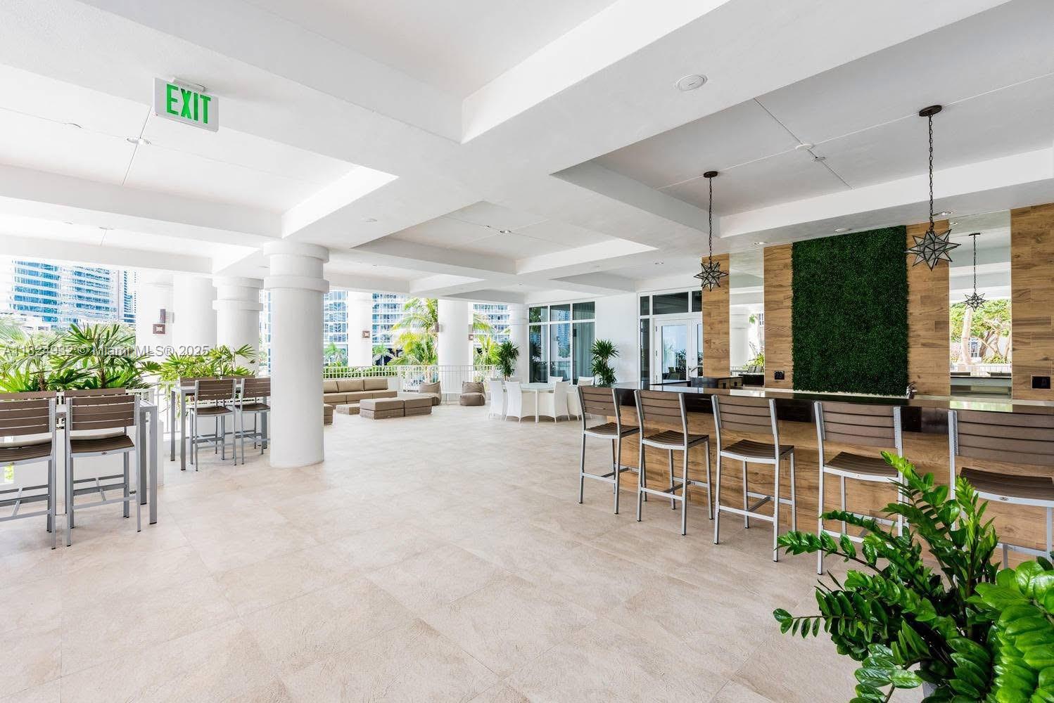 COURTS BRICKELL KEY CONDO - Residential