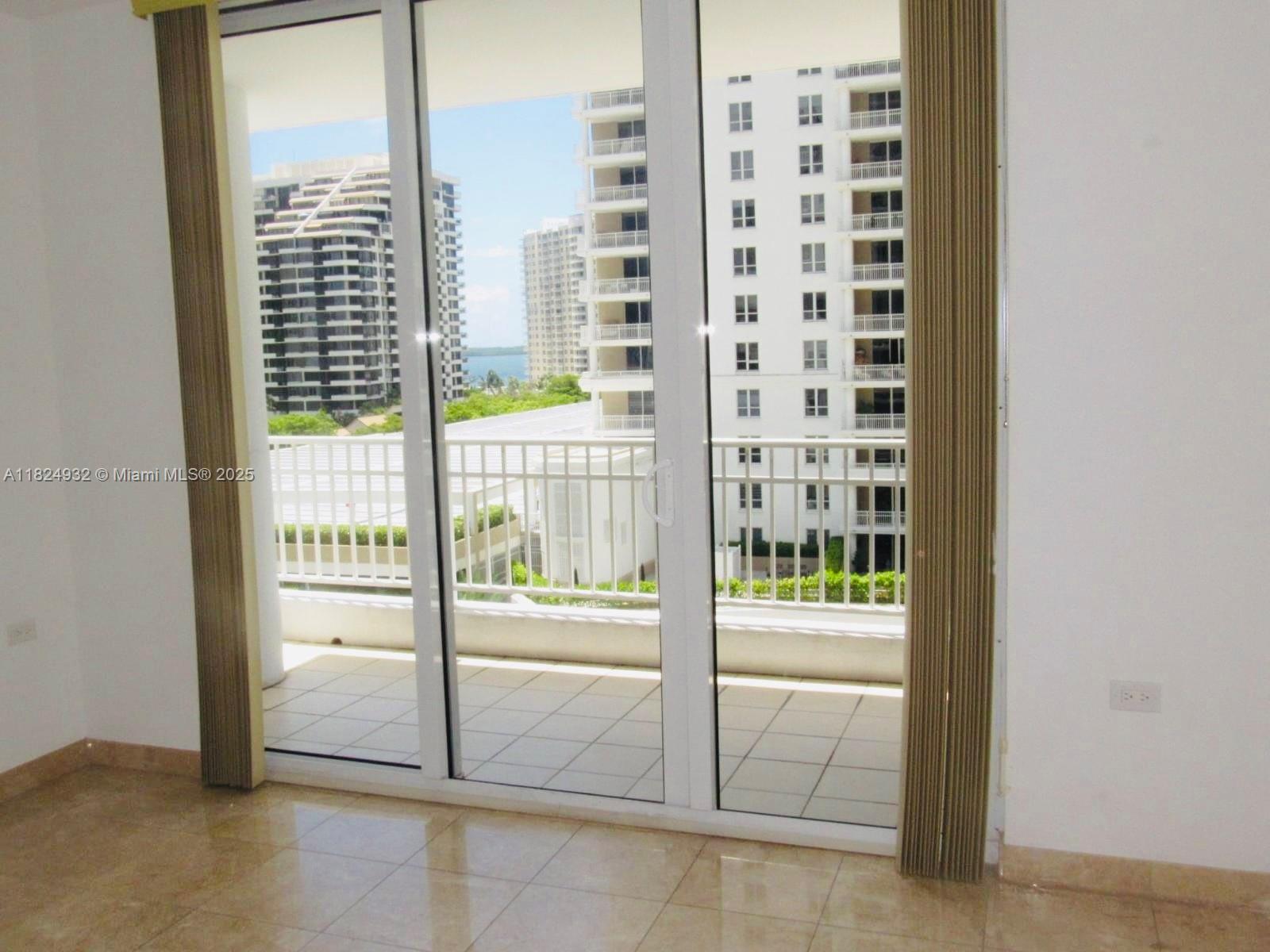 COURTS BRICKELL KEY CONDO - Residential