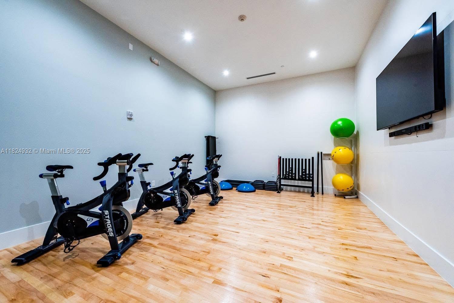 COURTS BRICKELL KEY CONDO - Residential