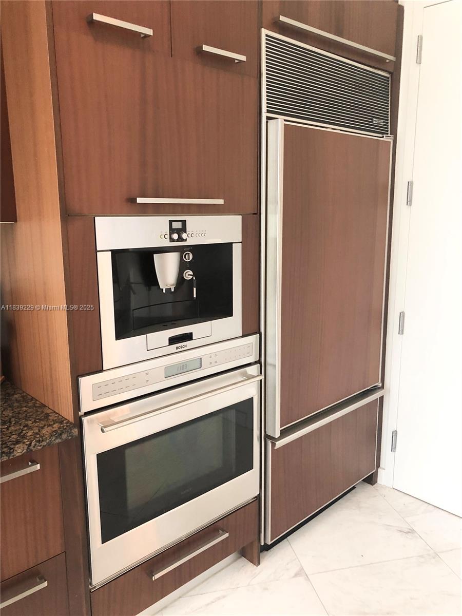 TDR TOWER III CONDO - Residential Lease