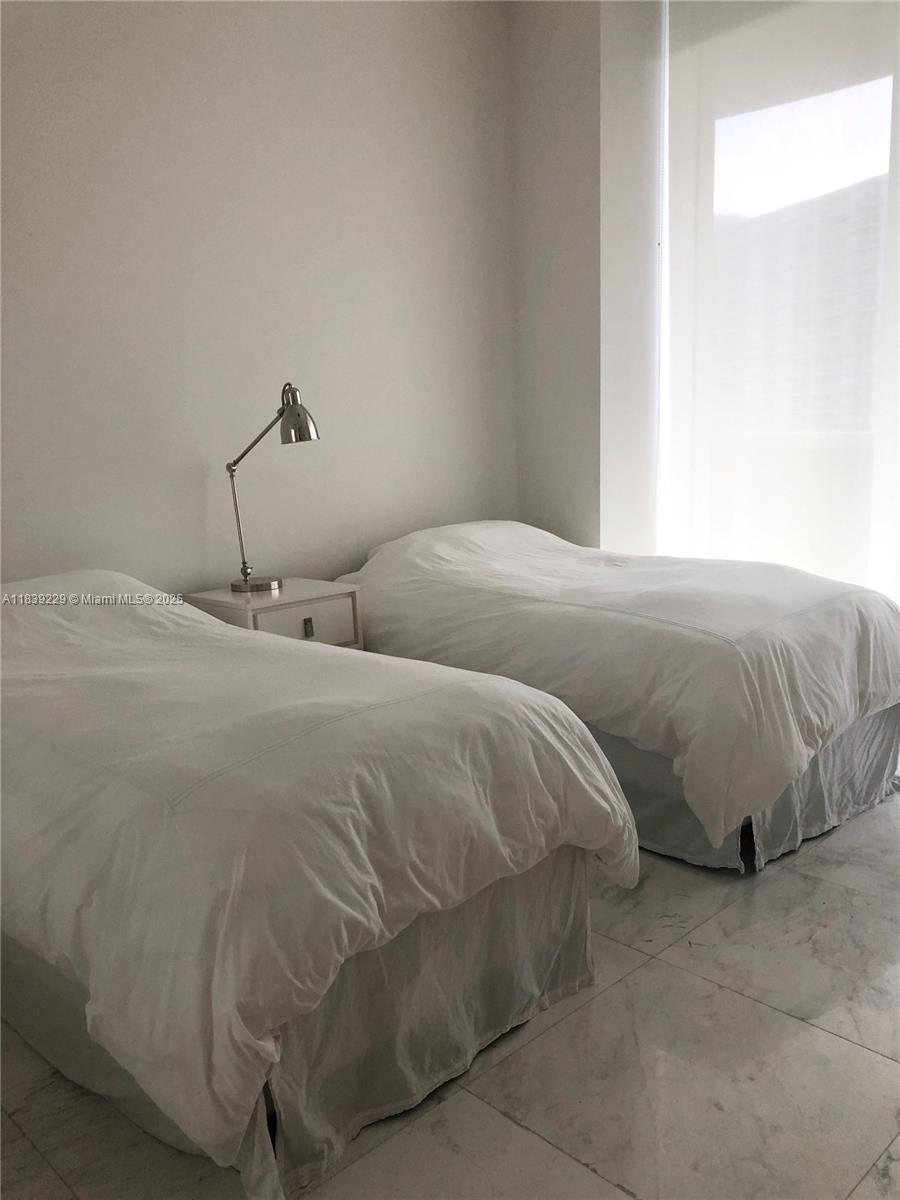 TDR TOWER III CONDO - Residential Lease