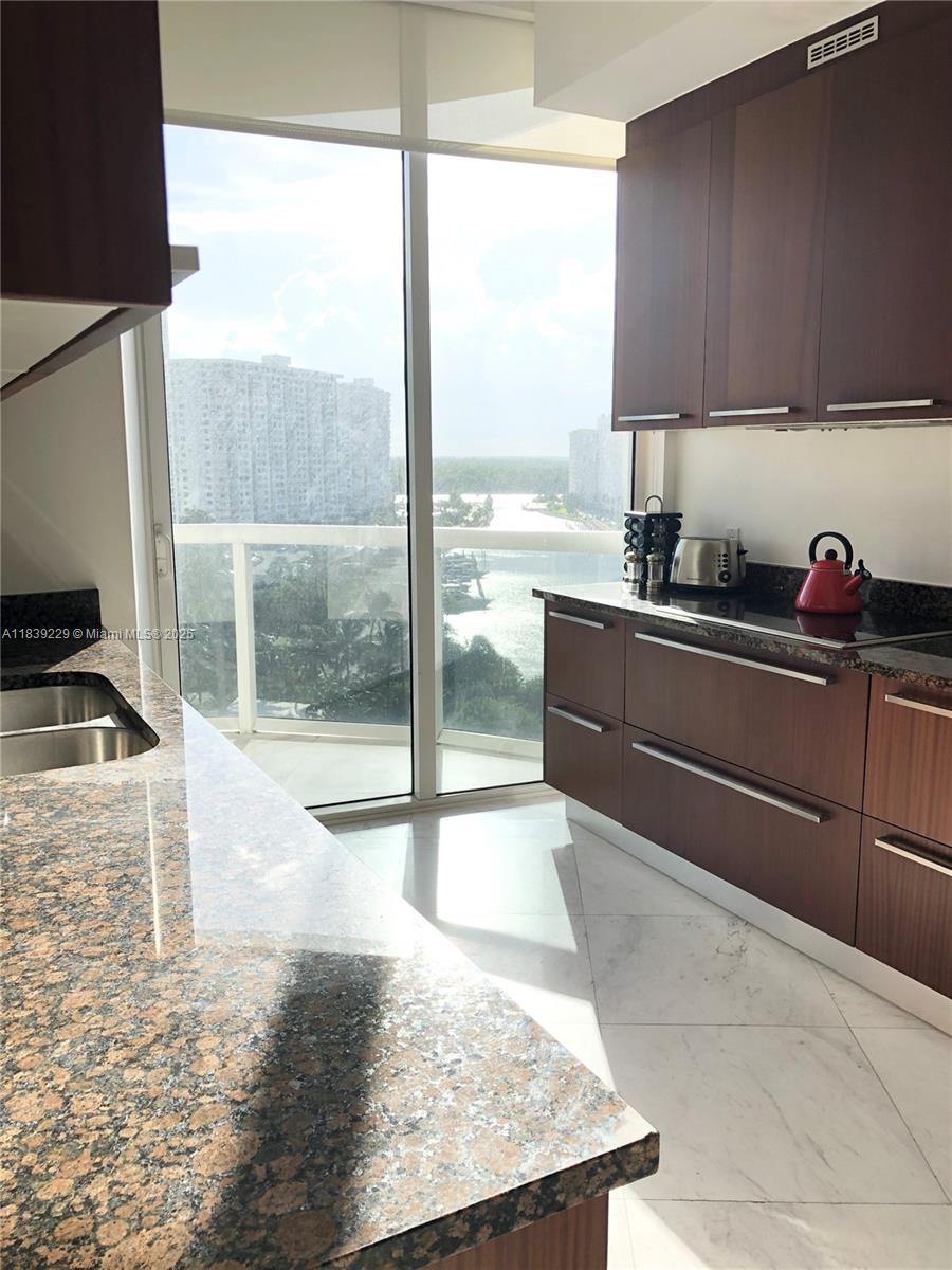 TDR TOWER III CONDO - Residential Lease