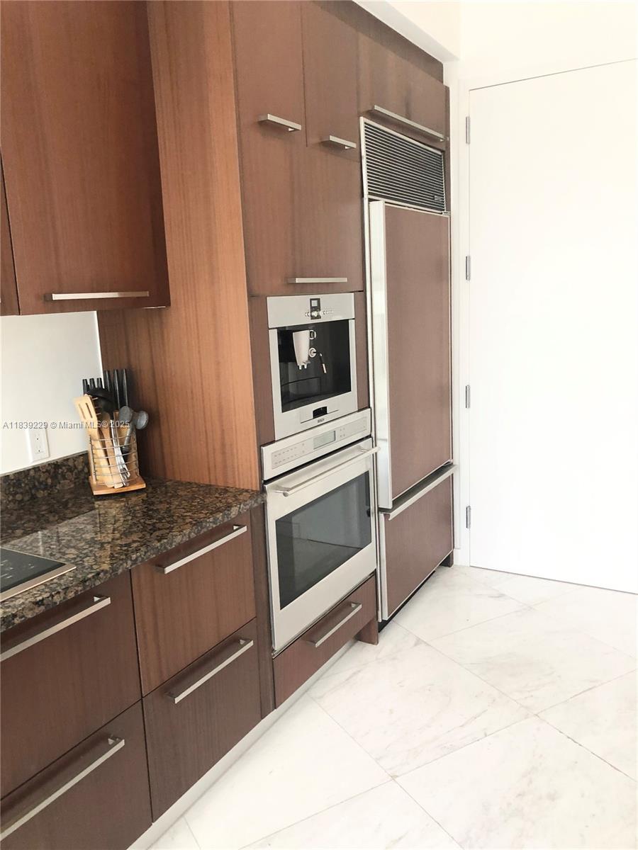 TDR TOWER III CONDO - Residential Lease