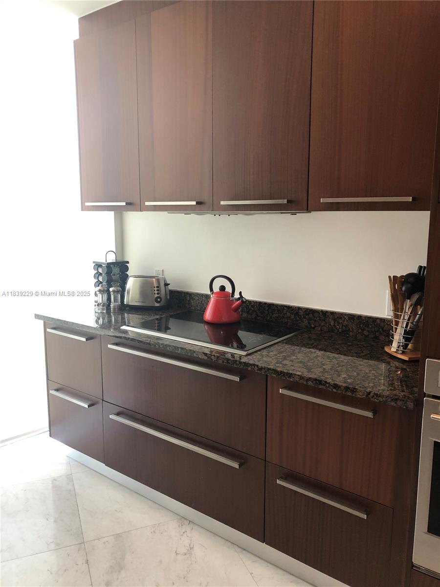 TDR TOWER III CONDO - Residential Lease