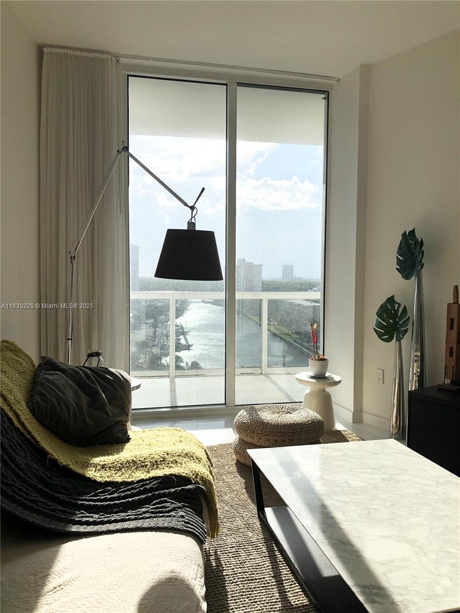 TDR TOWER III CONDO - Residential Lease