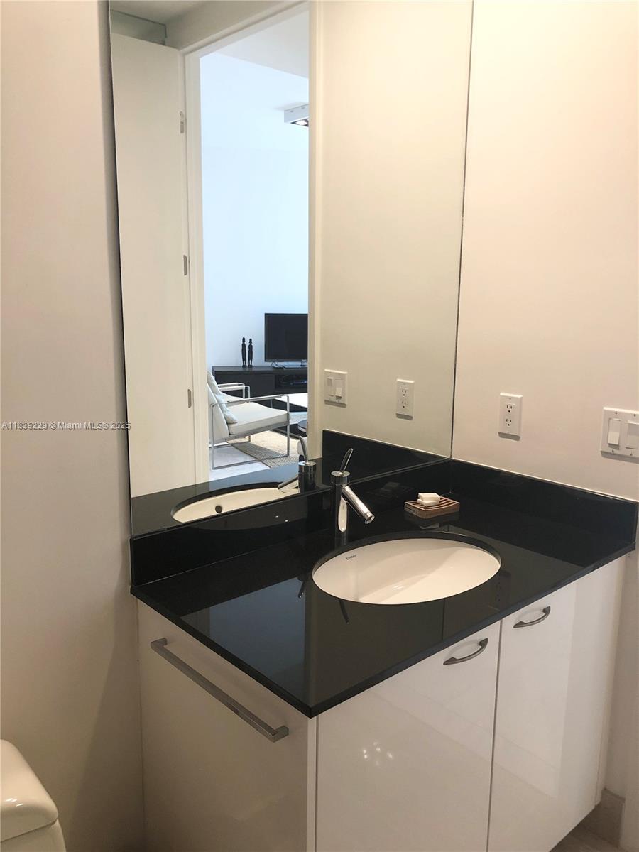 TDR TOWER III CONDO - Residential Lease