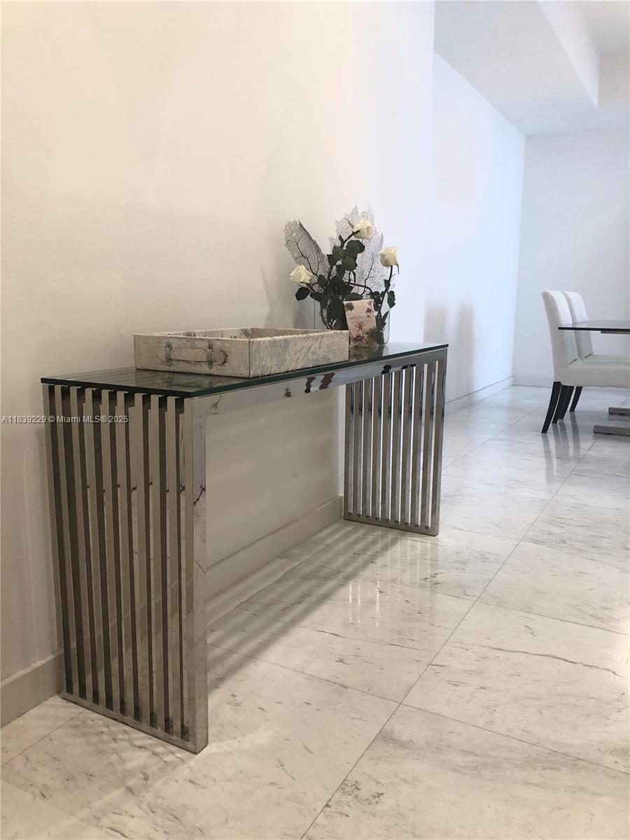 TDR TOWER III CONDO - Residential Lease