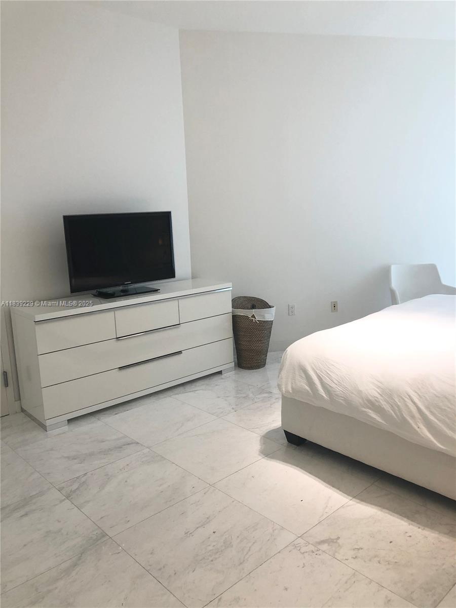 TDR TOWER III CONDO - Residential Lease