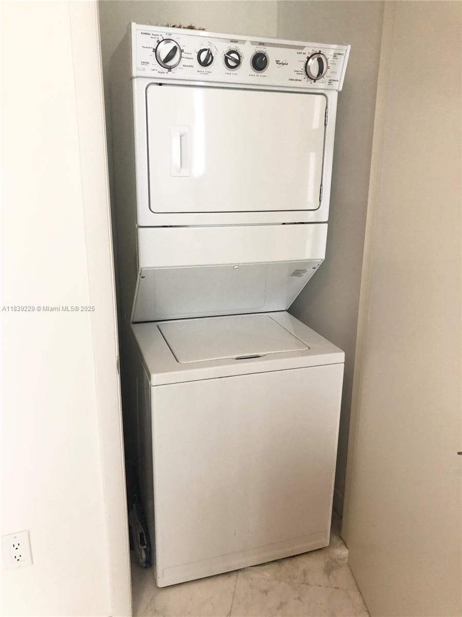 TDR TOWER III CONDO - Residential Lease