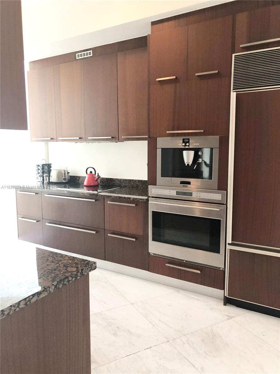 TDR TOWER III CONDO - Residential Lease