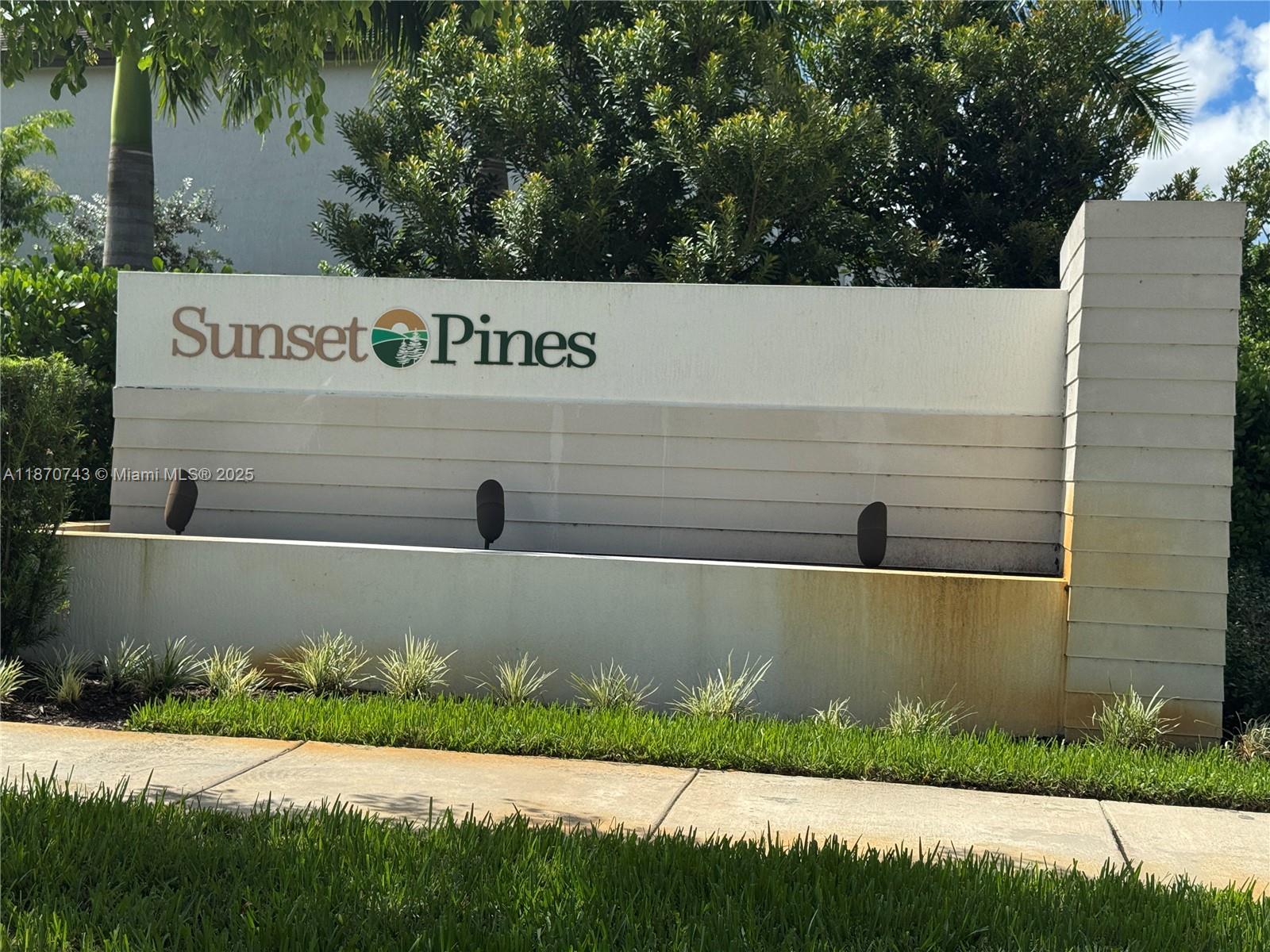 SUNSET PINES - Residential Lease